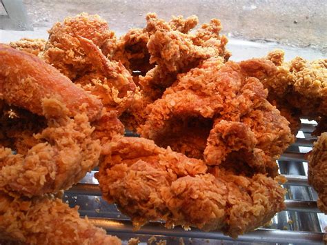 Melalui akun youtubenya, chef william gozali bersedia membagikan resep rahasia membuat ayam goreng tepung ala kfc di rumah. Resepi Ayam Goreng Ala KFC Rangup Dan Mudah! | Hidup Biar ...