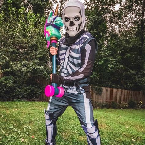 Diy Fortnite Skull Trooper Costume Cute Halloween Costumes Halloween