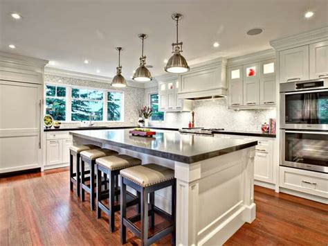 The soffits problem begins with ceilings: Pin by Courtney Bear-Sistrunk on Kitchens | White kitchen traditional, Traditional white kitchen ...