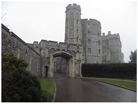 This is a list of famous people buried in st george's chapel at windsor castle, listed alphabetically with photos when available. Englands Castles and more Windsor Castle