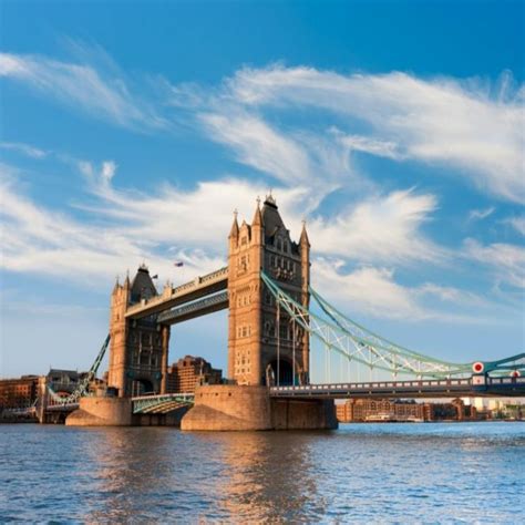 Londons Famous Tower Bridge Gets Stuck Open Curious Times