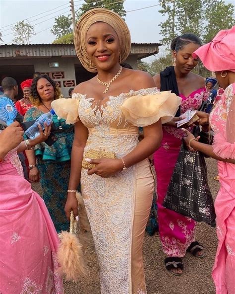 Fantastic Aso Ebi Gown Styles For Ladies Traditional Wedding Attire