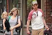 Clementine Jane Hawke : Ethan Hawke walks with his daughter Clementine ...