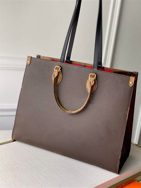 2022 luxury handbag trends for women