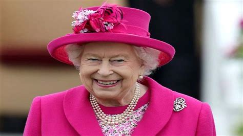 Queen Elizabeth Ii Begins Solemn Final Journey World Dunya News