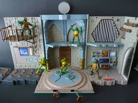 Teenage Mutant Ninja Turtles Lair Playset 2003 16 Tmnt Figures