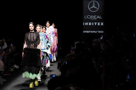 TECHNOLOGY AND SUSTAINABILITY ADVOCATE MADRID MERCEDES BENZ FASHION WEEK Fluge Audiovisuales
