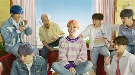This is bts boy with luv _ feat. WATCH: BTS Has Adorable Reaction to Fans Reacting to "Boy ...