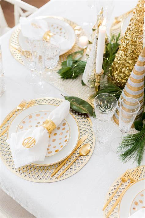 The most common white gold christmas material is metal. White and Gold Christmas Tablescape | Gold christmas ...