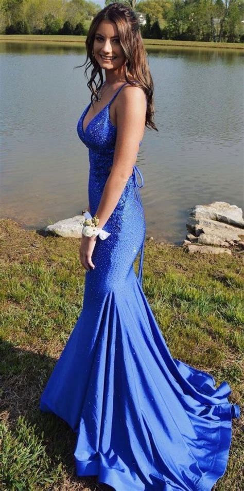 15 blue prom dresses that are dazzling and fashionable silky andsparkly blue mermaid dress i take