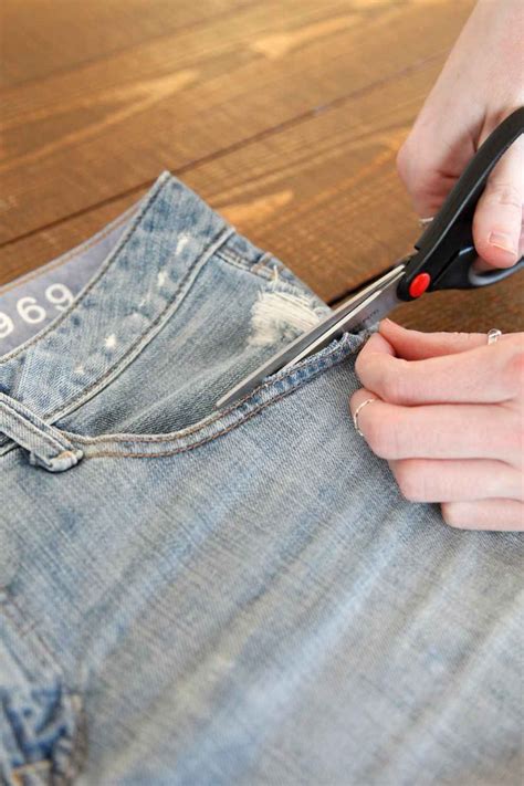 Craft Your Own Effortlessly Como Romper Jeans Diy Jeans Shorts Diy