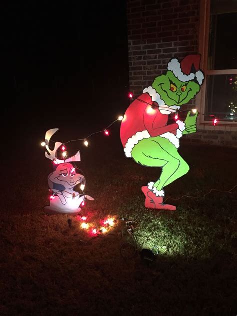 Grinch stealing Christmas lights christmaslightsyard 공예