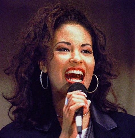 Selena Quintanilla The Tragic Latin Pop Icon Who Still Inspires Bbc News