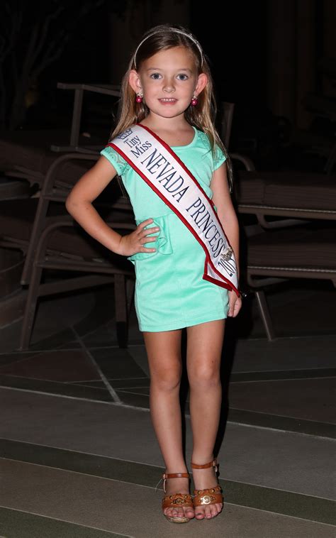 Photos 2016 Miss Teen Usa Contestants Arrive In Las Vegas Komo