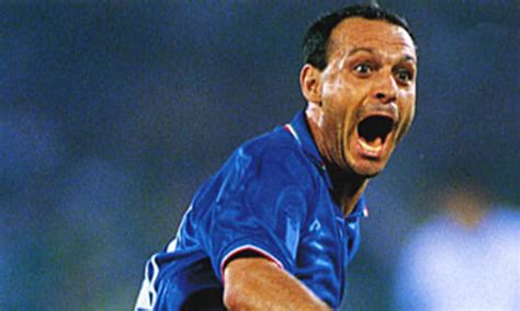 Da giovedì 12 giugno si gioca, mentre l'italia scende in campo nella notte tra sabato. Le Notti Magiche di Italia '90 segnarono la fine di un'epoca