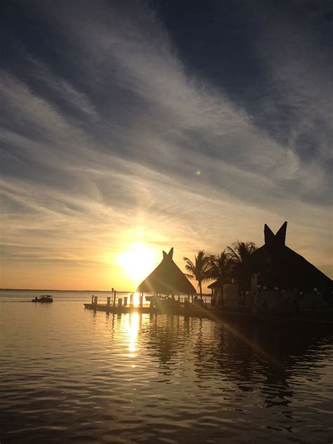 Atardecer En Cancun Desde El Sunset Marina Boat Parade Sunrises