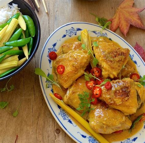 It can be made alone or with vegetables such as chickpeas mixed in. An easy dinner recipe for Yellow Thai Chicken Curry ...
