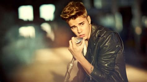 Justin Bieber Divulga Lyric Video De Hold Tight Vagalume
