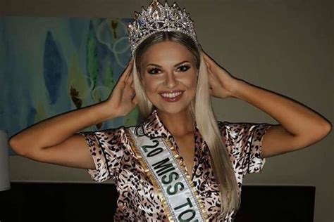 caroline elizabeth dixon is the newly crowned miss us tourism international 2020 and will