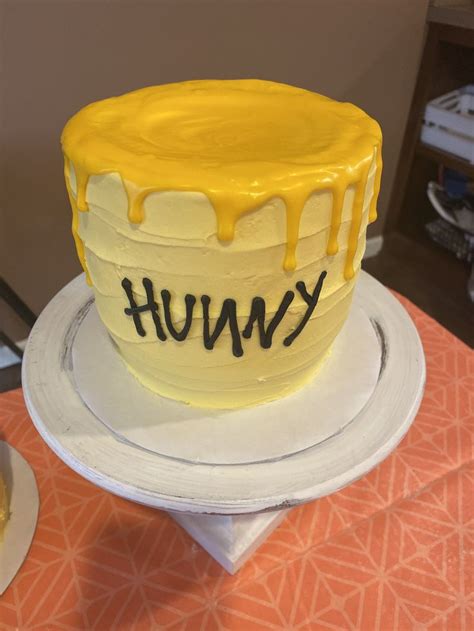 Pooh Hunny Pot Cake Winnie The Pooh Cake Pot Cakes Cupcake Cakes