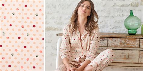 Grenouillère femme avec pied et capuche. Tendance pyjama femme : top 3 des matières et imprimés à ...