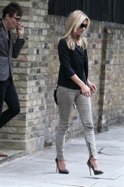 Kate Moss Grey Skinny Jeans Stilettos Pretty Neutrals In 2019 Kate