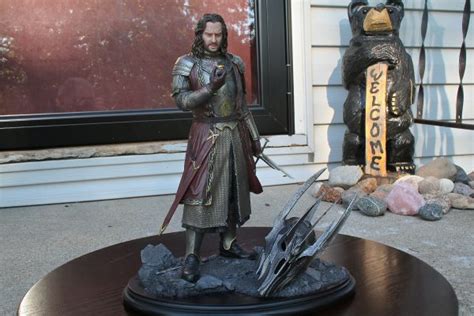 Collecting The Precious Weta Workshops Isildur Statue Review