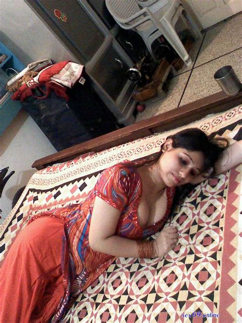 Desi Panty Visible Saari Salwar Sexy Photos