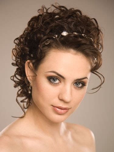 25 simple and stunning updo hairstyles for curly hair haircuts and hairstyles 2021