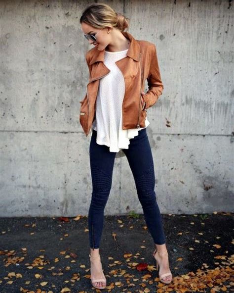 This Cute Short Suede Jacket Skinny Jeans And Heels Fall Outfit Looks Stylish First Date