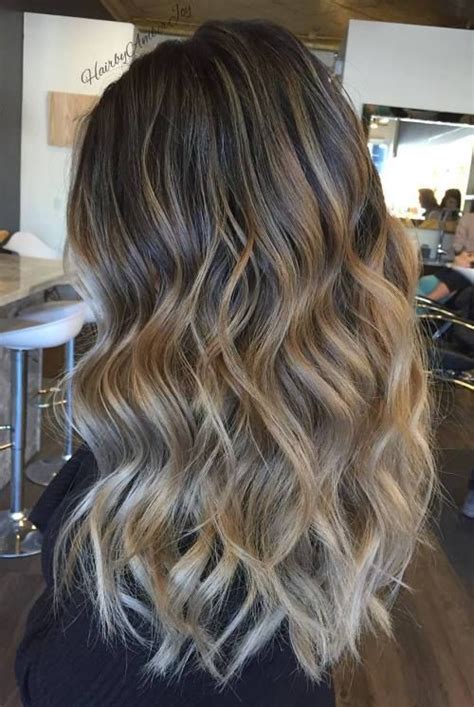 Two Tone Hair Brown Hair With Blonde Highlights Brunette Balayage Hair
