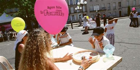 Toute la famille au jardin
