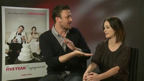 Emily Blunt And Jason Segel Interview The Five Year Engagement Youtube