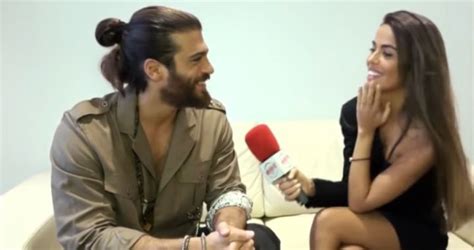 Turn on closed captions!** can yaman gives two interviews at the gq turkiye men of the year awards february 13, 2019. El flechazo de Can Yaman con Violeta Mangriñan: pidió que ...