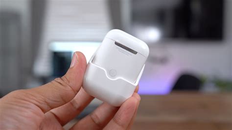 Review Wirelessly Charge Airpods With Hyperjuices Handy Adapter