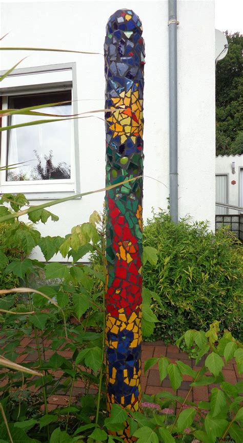 Rostsäulen als eyecatcher im heimischen garten. Mosaik Säule mit Kugel als Abschluß. Ein absoluter ...