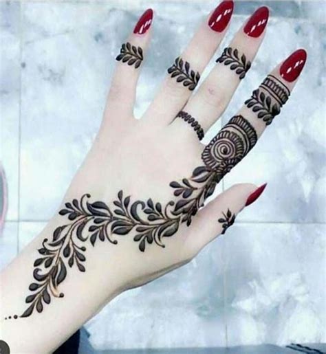 Would look beautiful on a sign with your farmhouse / rustic decor. 101 Beautiful Mehndi Designs 2020 [Simple Beautiful Mehndi ...
