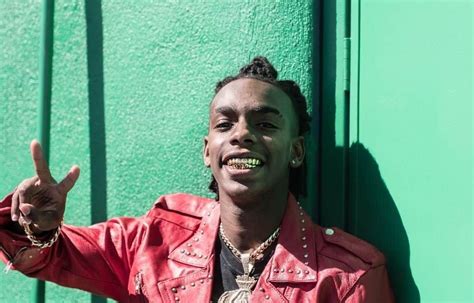 Последние твиты от melvin & melly 2 face (@ynwmelly). YNW Melly Spotted Joking Around In Prison Despite Facing Death Penalty | RapCurrent