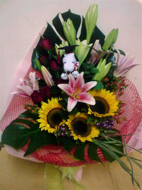 Download the perfect bouquet of flowers pictures. Flower Sense Gift Shop : Graduation Flower Bouquets