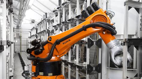 KUKA heavy-duty robot links four machines centers | KUKA AG