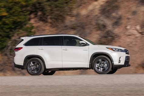 2017 Toyota Highlander Hybrid Reviews And Rating Motor Trend