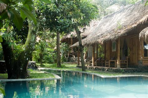 Eco Bamboo Cottage Earth Cabins For Rent In Sawan Bali Indonesia