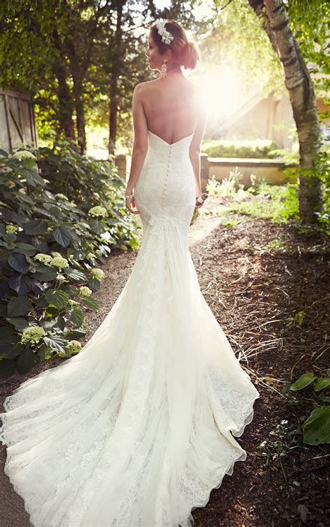 Jillian 2015 wedding dresses — iris bridal collection | wedding inspirasi. Backless Lace Wedding Dress | Essense of Australia