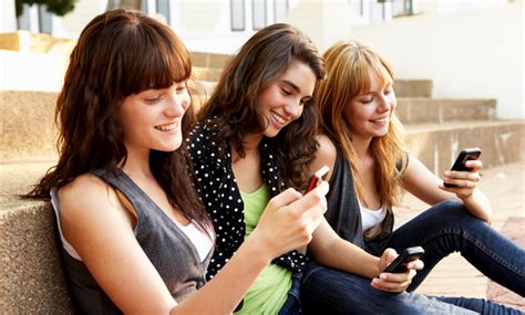 Smh Older Teens Now Send Around 100 Texts Each Day Venturebeat