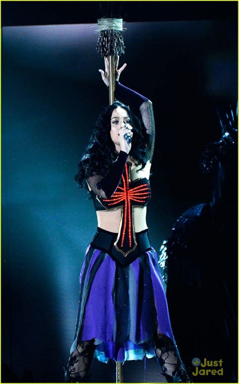 Katy Perry Dark Horse At The Grammys Watch Now