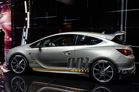 Opel Astra Opc Extreme Begs To Be Produced And Raced Against Hondas