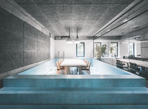 At This Office They Meet In A Swimming Pool Buzzinspired
