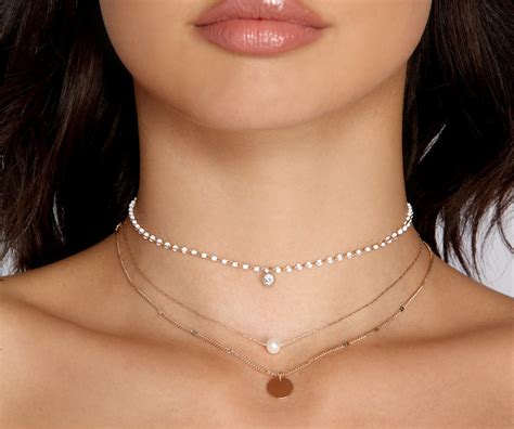 Layered In Pearls Choker Set And Windsor