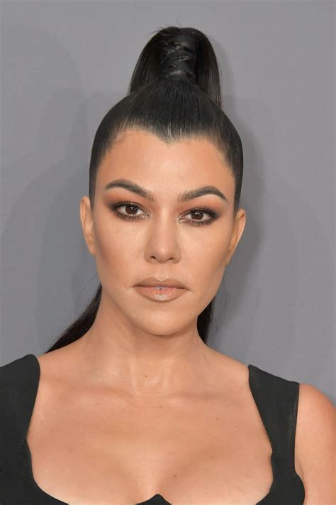 Kourtney Kardashians Bob Haircut Is Major Fall Beauty Inspo