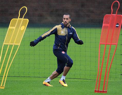 Theo Walcott Arsenal Practise Shooting In Training After Manchester